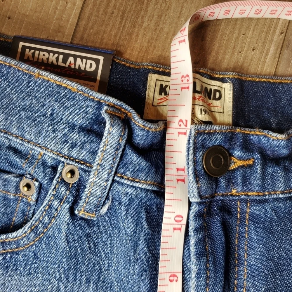 NWT Kirkland High-Rise Straight Fit Women’s Jeans Size 10
